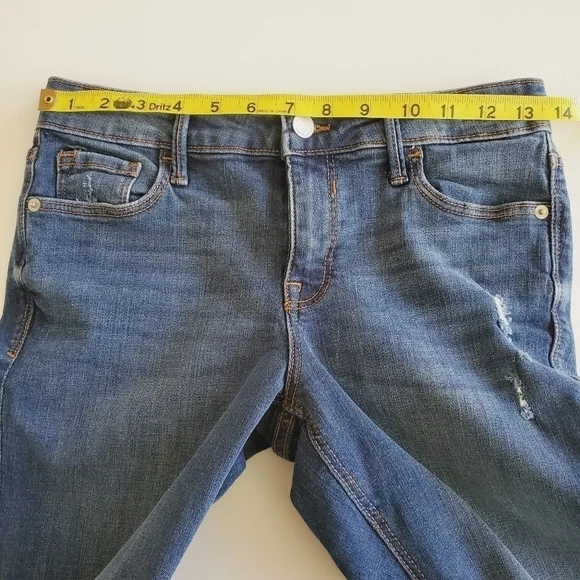 🟢7183 * Old Navy Rockstar Distressed Jeans Medium Wash Denim Size 4 - Picture 8 of 10